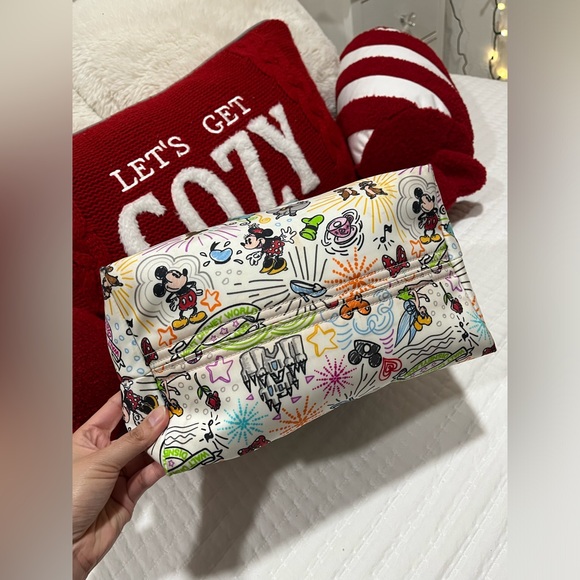 Dooney and Bourke Bag - Picture 5 of 12